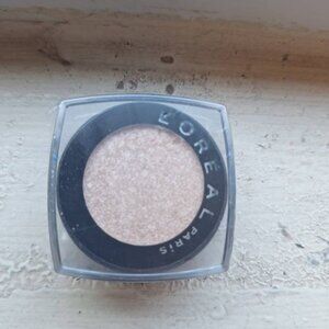 ✨ L’Oréal Infallible Single Eyeshadow – Hourglass Beige (Swatched Only) ✨